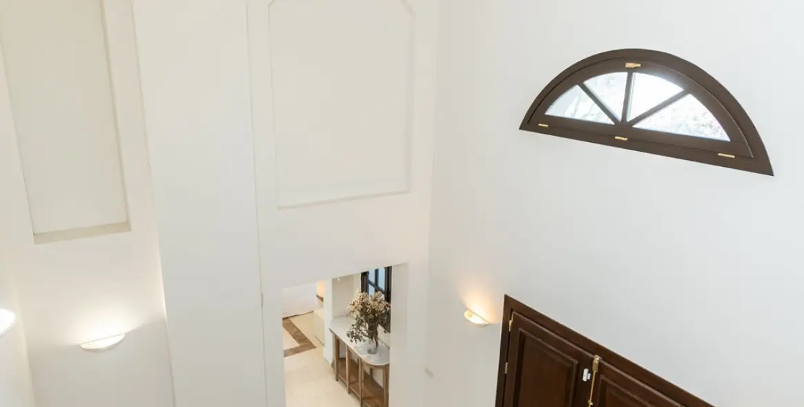 Long-term rent of detached villa in The Golden Mile 83