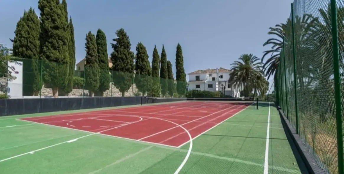 Alquiler a largo plazo de villa independiente en Nueva Andalucía 3