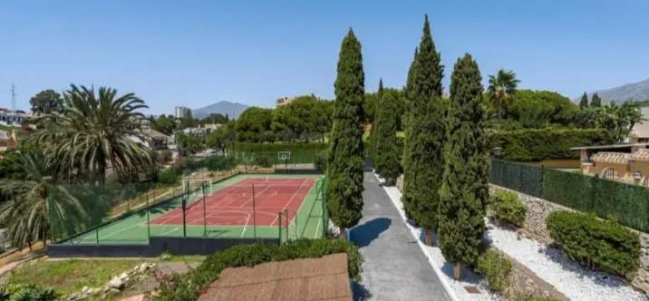 Alquiler a largo plazo de villa independiente en Nueva Andalucía 3