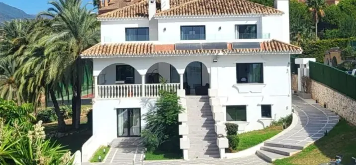 Alquiler a largo plazo de villa independiente en Nueva Andalucía 4