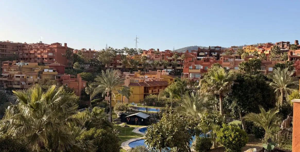 Продажа апартаментов на среднем этаже в Reserva de Marbella 11