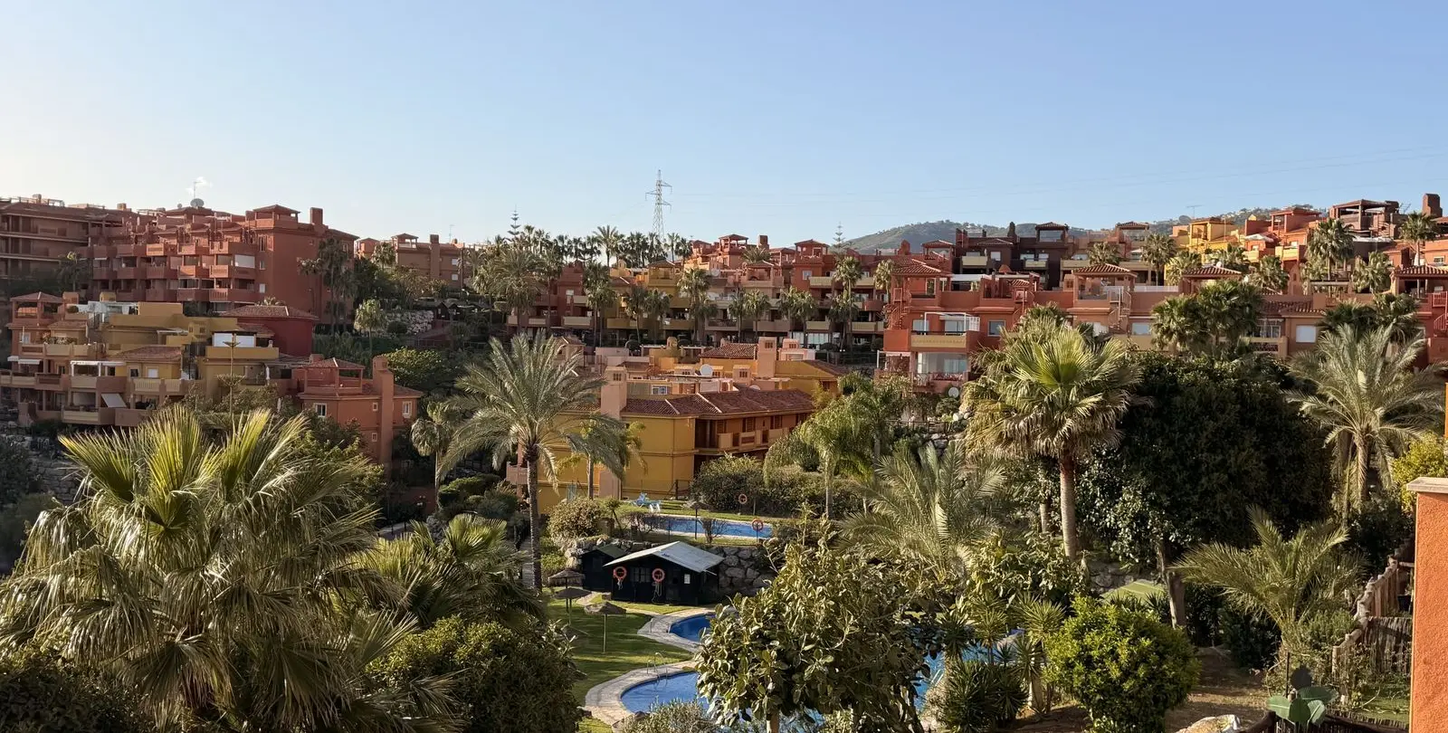 Sale of middle floor apartment in Reserva de Marbella 11