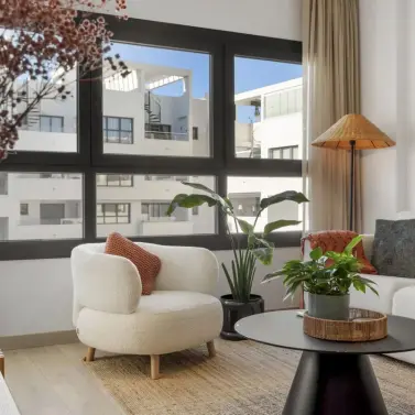 Sale of middle floor apartment in Estepona