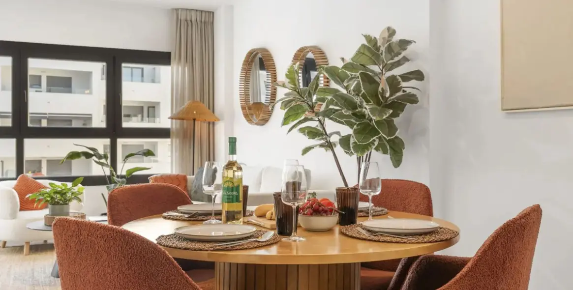 Sale of middle floor apartment in Estepona 3