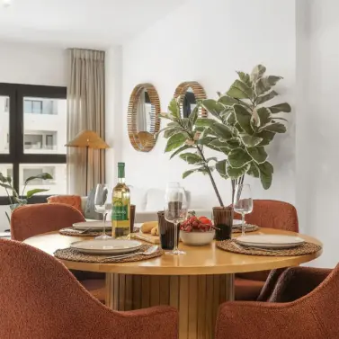 Sale of middle floor apartment in Estepona