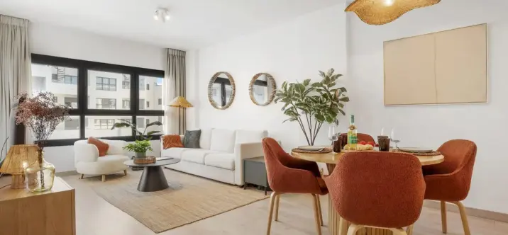 Sale of middle floor apartment in Estepona 3