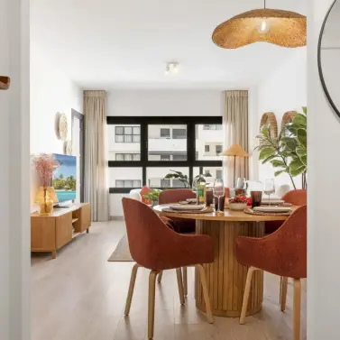 Sale of middle floor apartment in Estepona