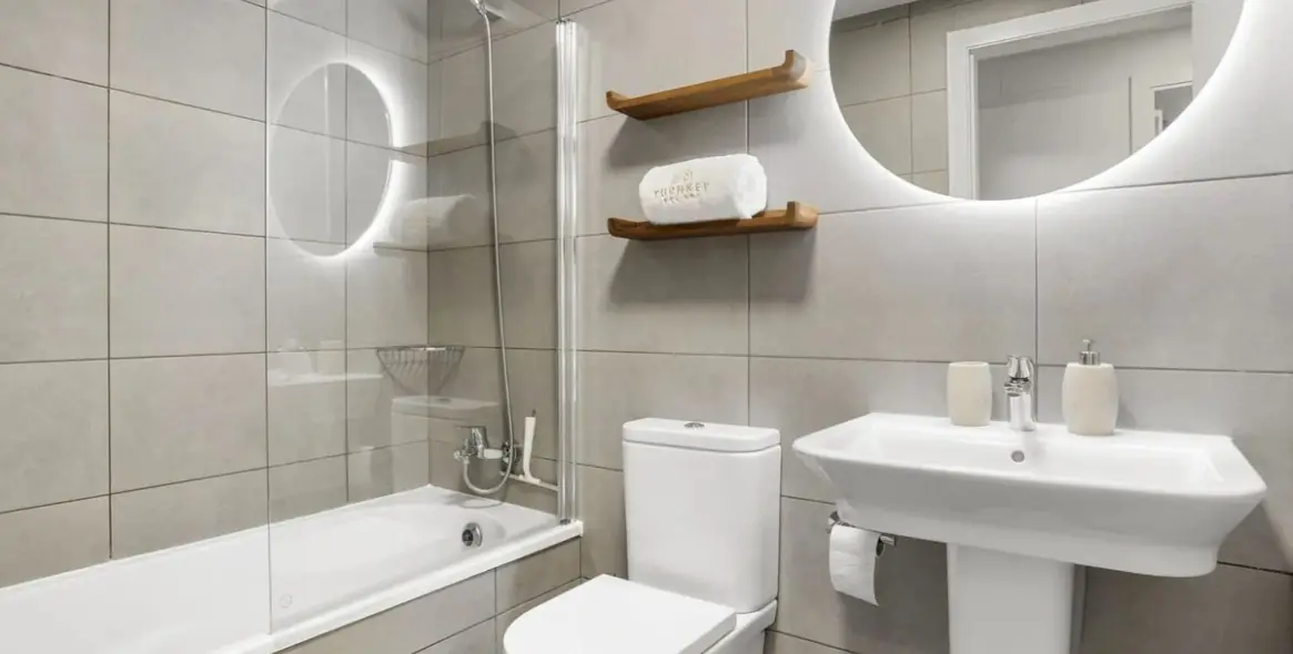 Sale of middle floor apartment in Estepona 12