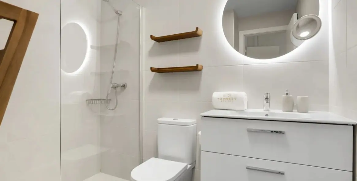 Sale of middle floor apartment in Estepona 14