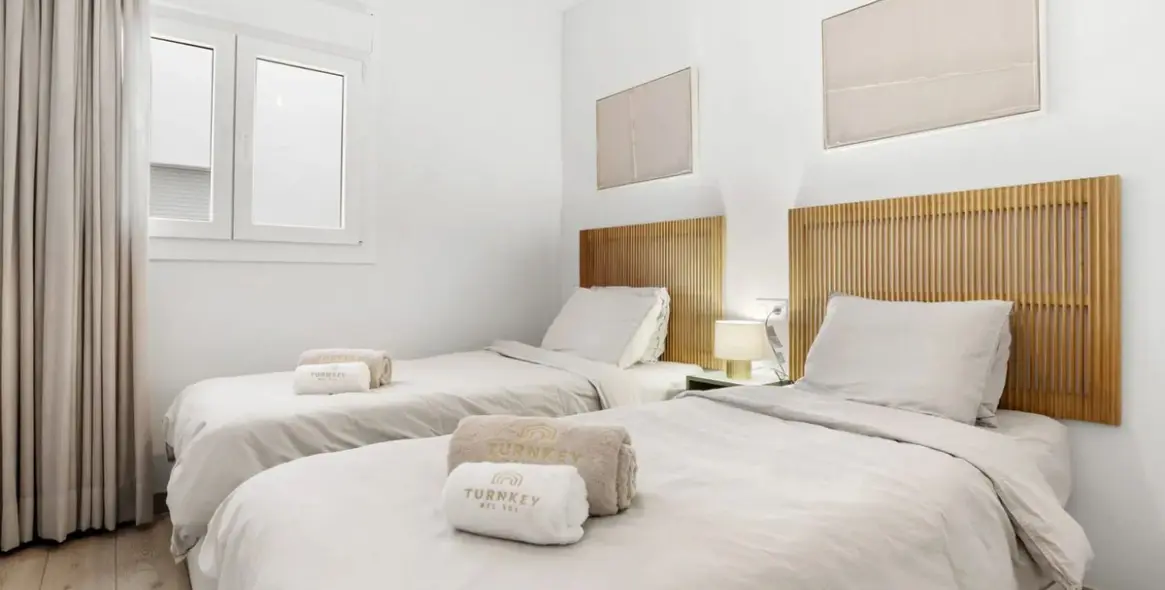 Sale of middle floor apartment in Estepona 15