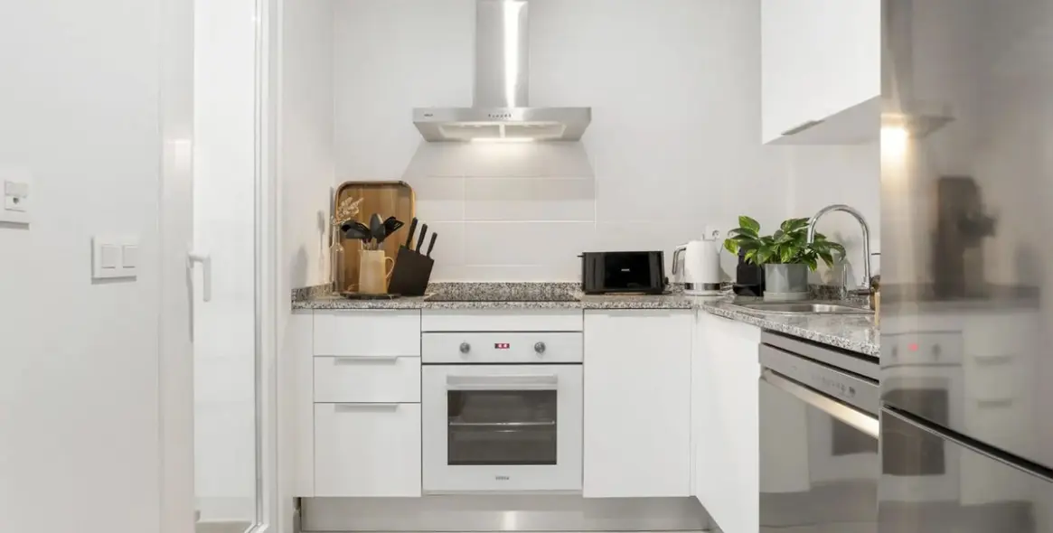 Sale of middle floor apartment in Estepona 21