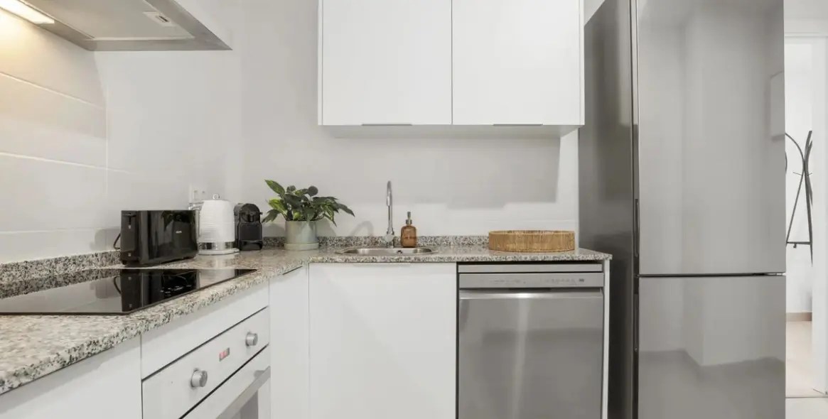 Sale of middle floor apartment in Estepona 22