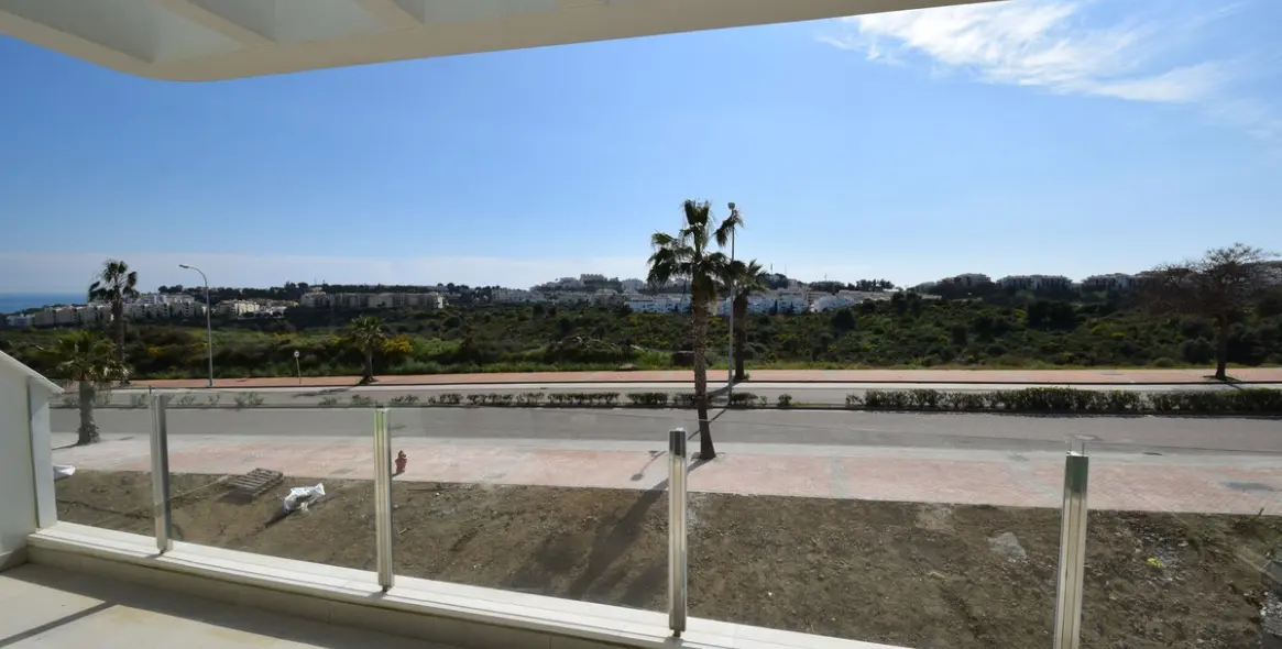 Sale of middle floor apartment in La Cala de Mijas 12