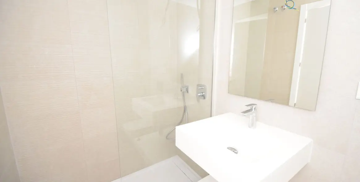 Sale of middle floor apartment in La Cala de Mijas 16