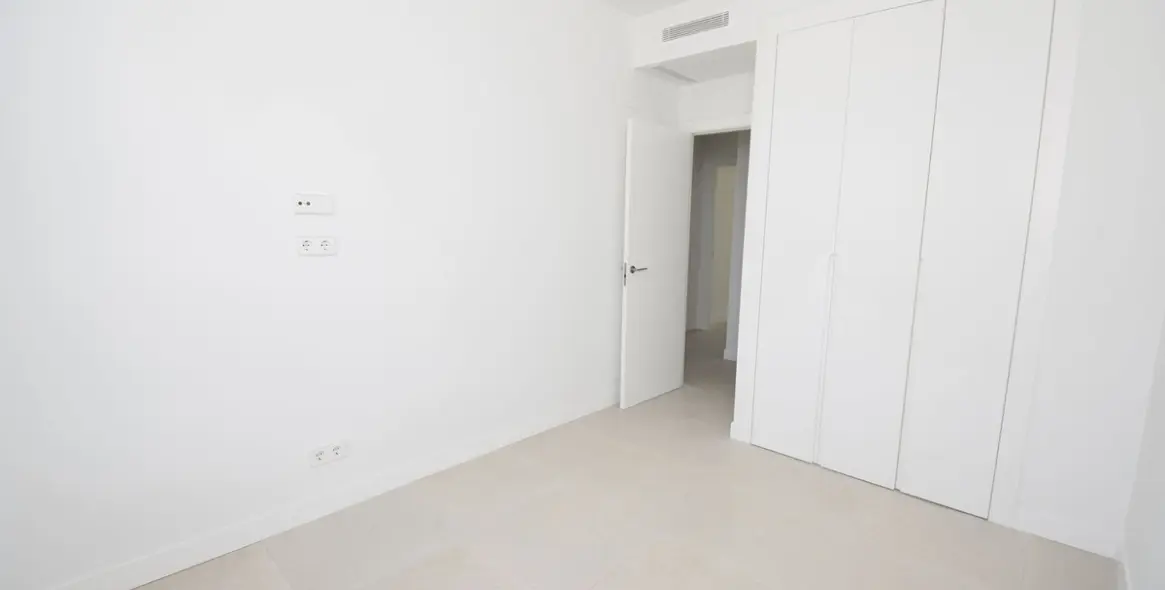 Sale of middle floor apartment in La Cala de Mijas 18