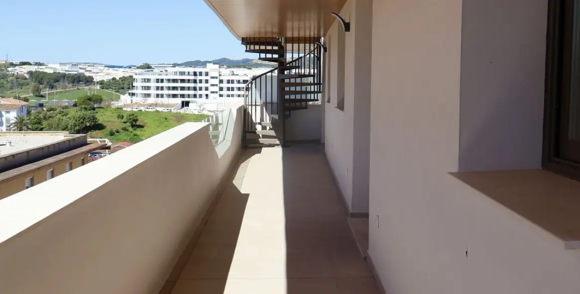 Venta de ático en Estepona 2