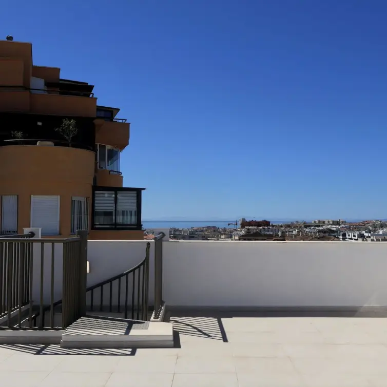 Sale of penthouse in Estepona