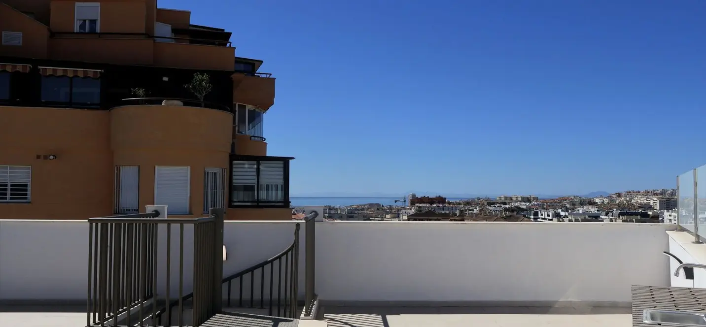 Sale of penthouse in Estepona 0