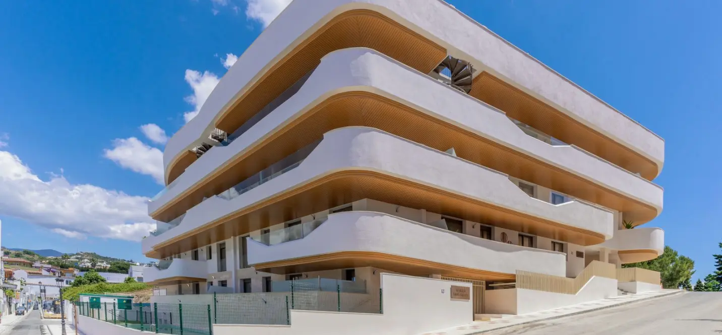 Sale of penthouse in Estepona 1
