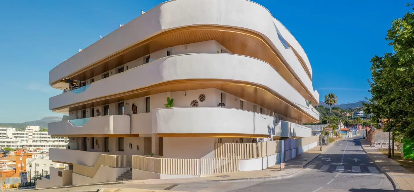 Sale of penthouse in Estepona 2