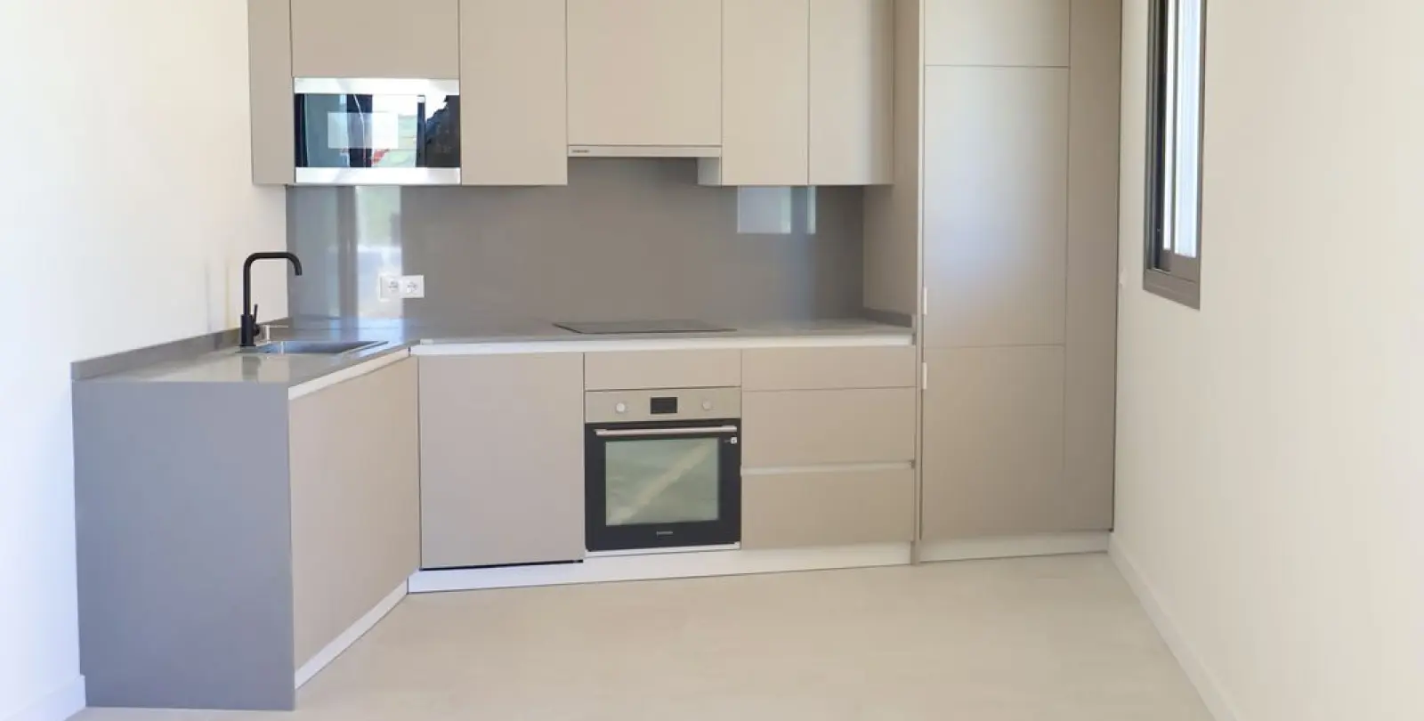 Sale of penthouse in Estepona 6