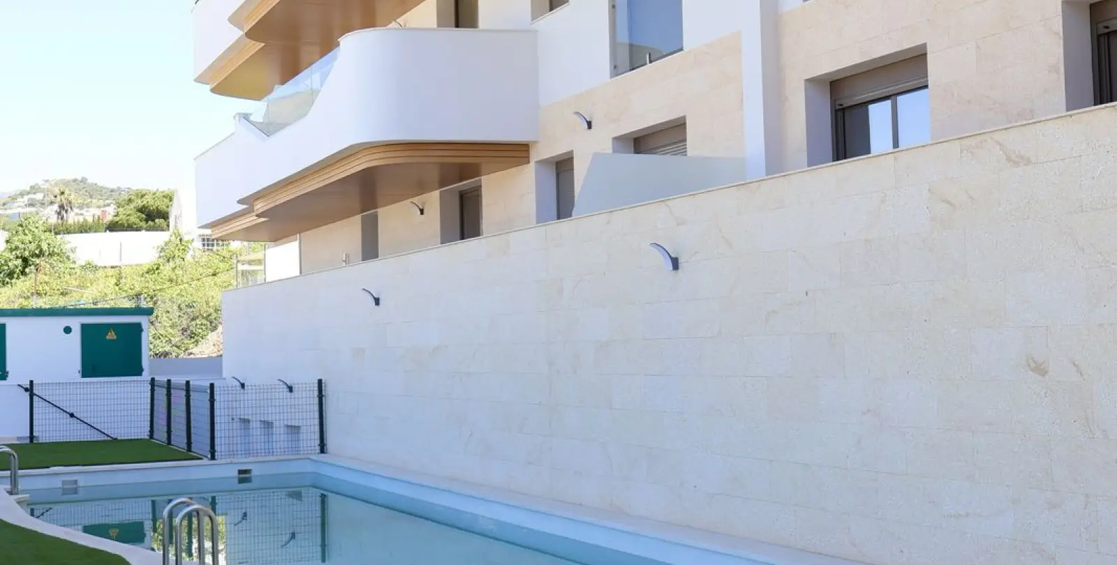 Sale of penthouse in Estepona 18