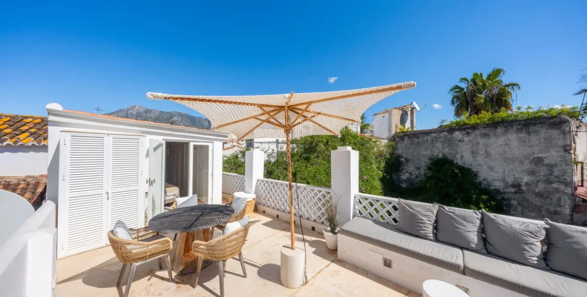 Продажа двухуровневого пентхауса в Marbella 22