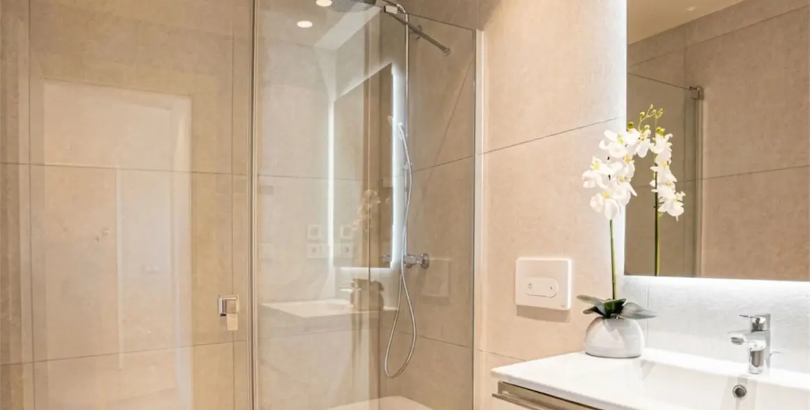 Sale of penthouse duplex in Estepona 13