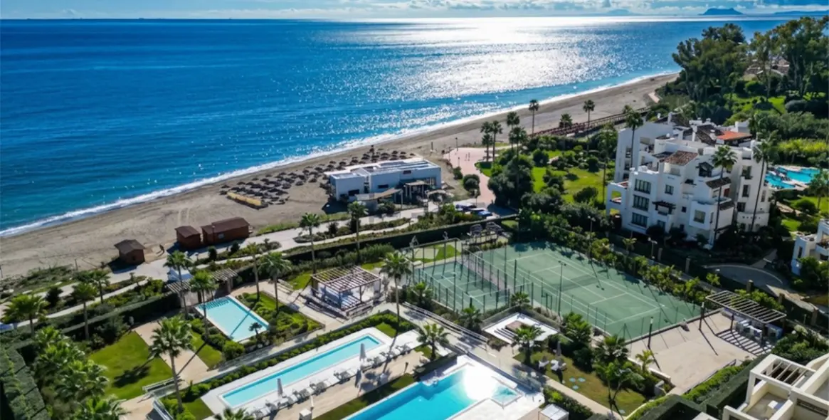 Sale of penthouse duplex in Estepona 20