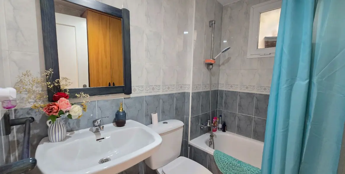 Sale of ground floor apartment in Torremolinos 11
