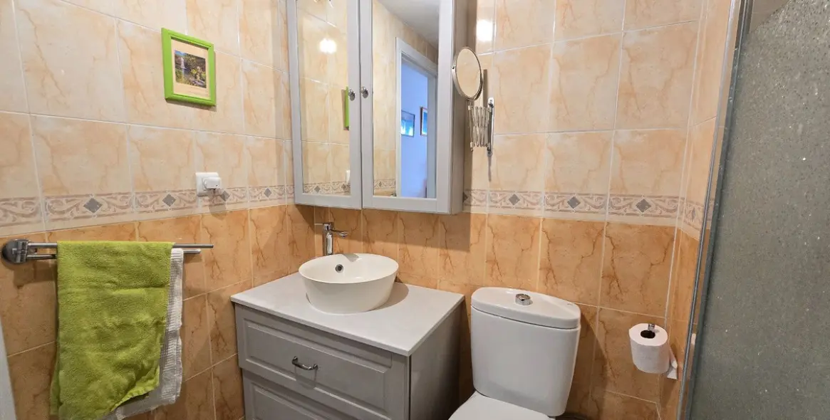 Sale of ground floor apartment in Torremolinos 17