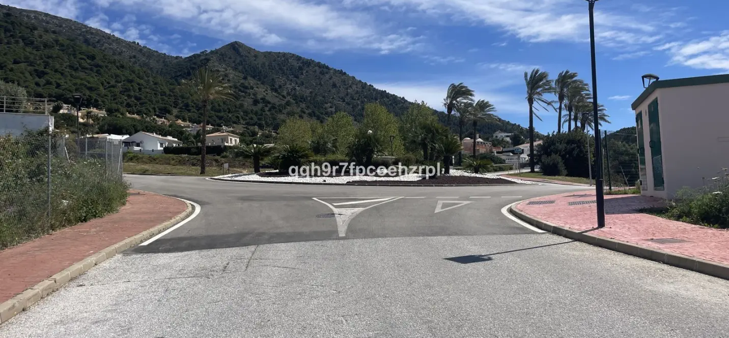 Venta de parcela residencial en Mijas 1