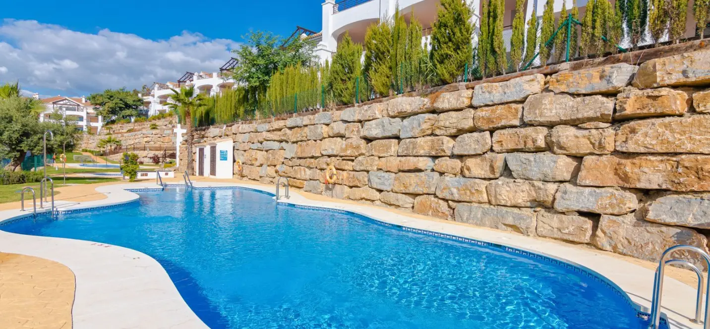 Venta de apartamento en planta media en Casares Playa 3