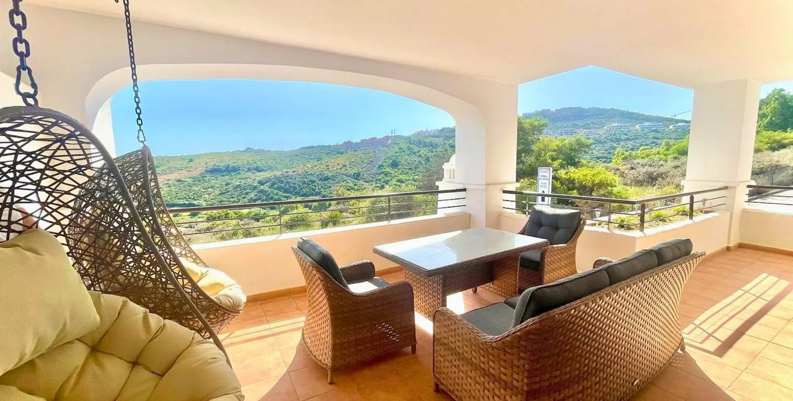 Sale of middle floor apartment in Casares Playa 7