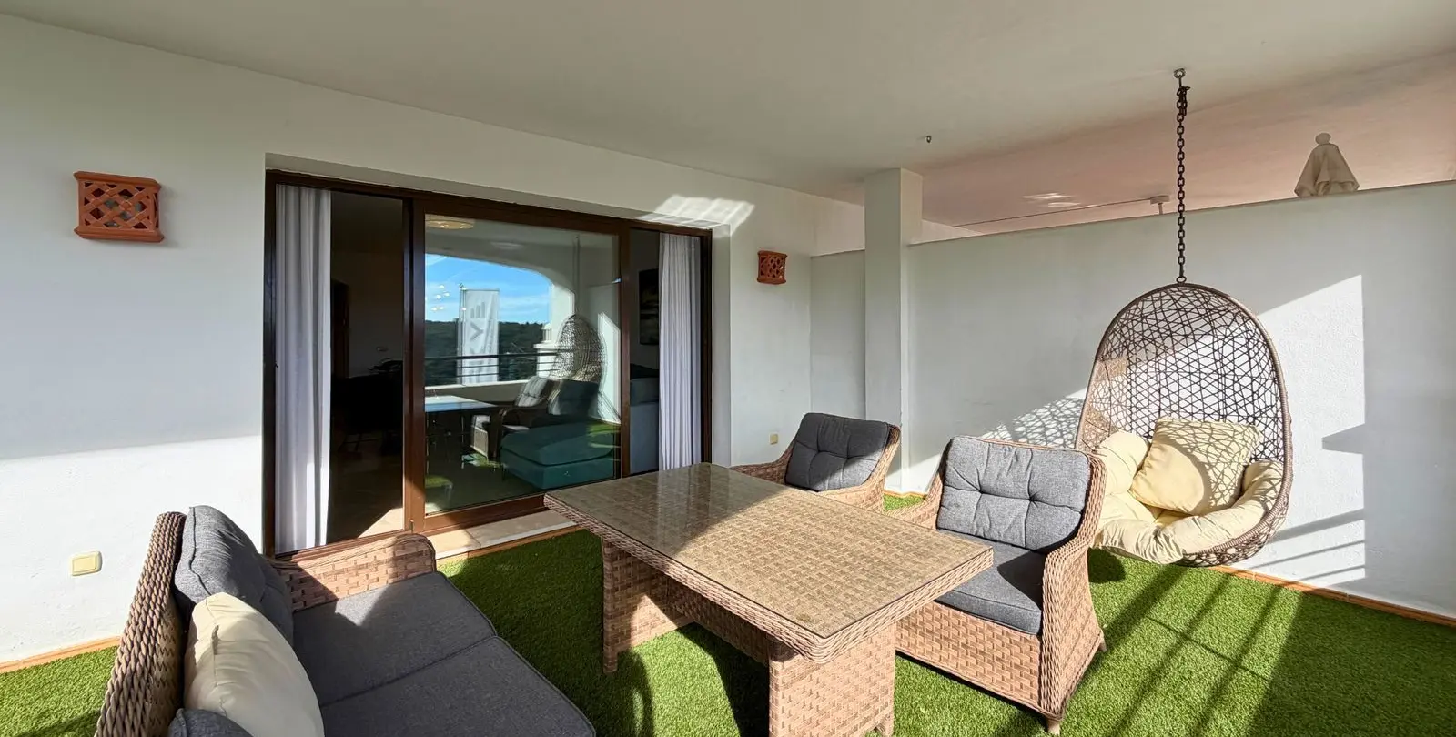 Sale of middle floor apartment in Casares Playa 9