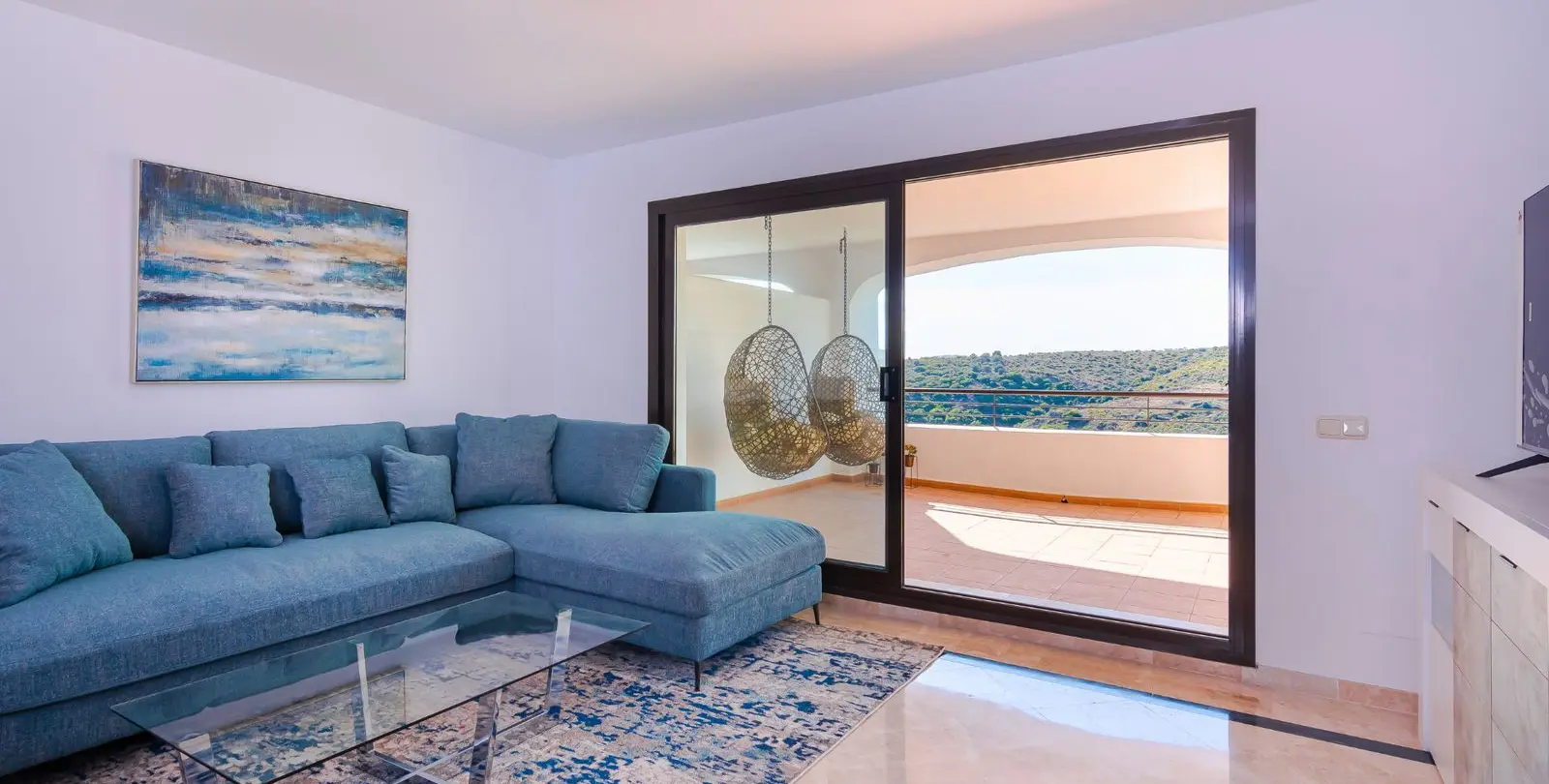 Sale of middle floor apartment in Casares Playa 12