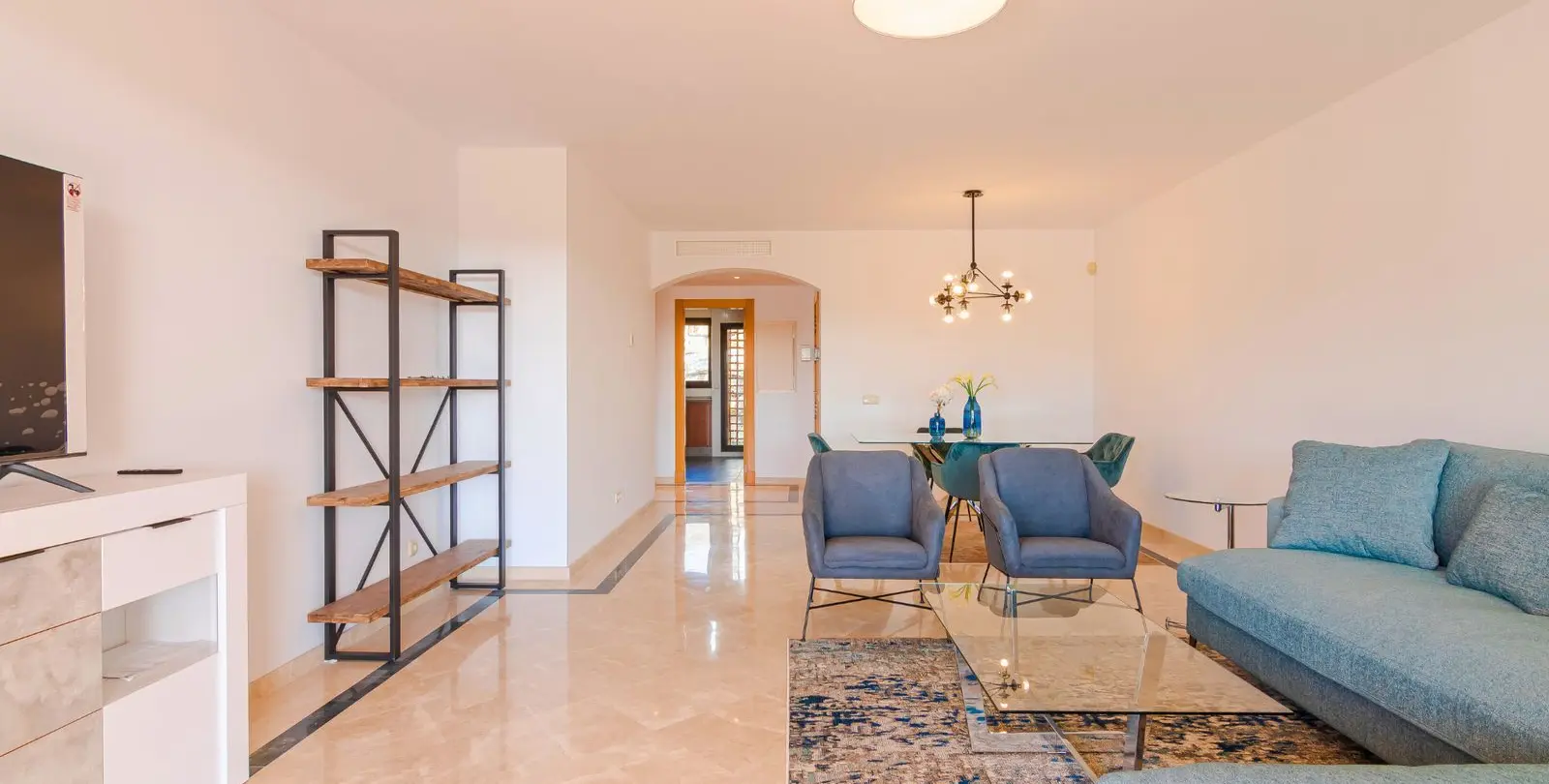 Sale of middle floor apartment in Casares Playa 14