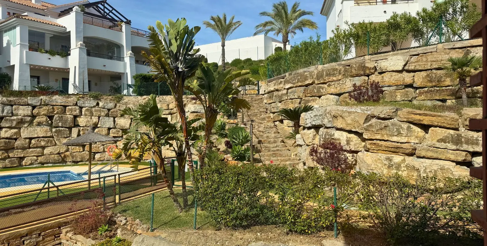 Sale of middle floor apartment in Casares Playa 20