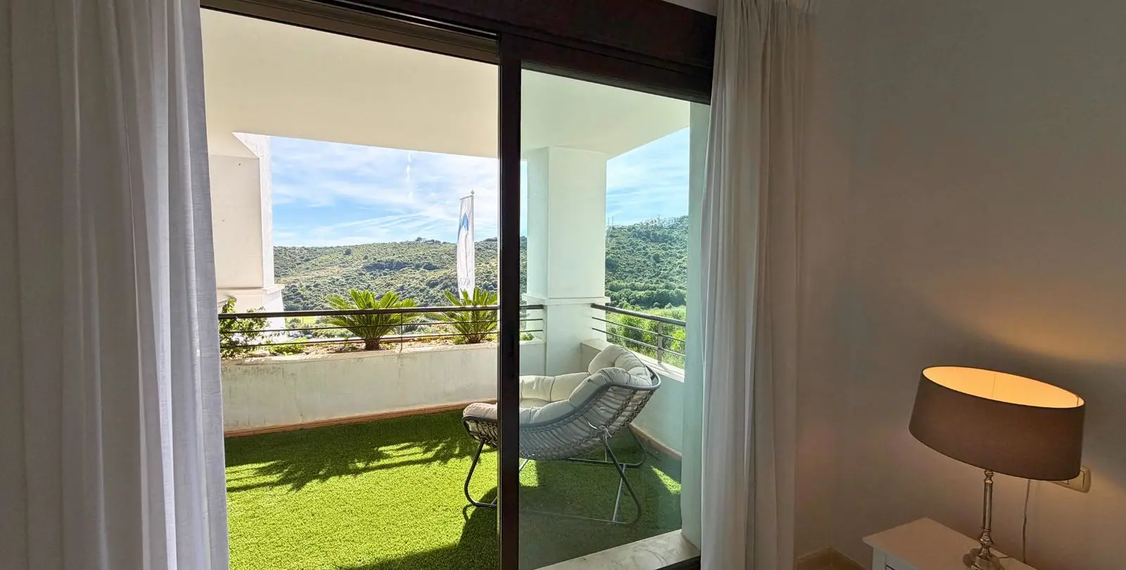 Sale of middle floor apartment in Casares Playa 23