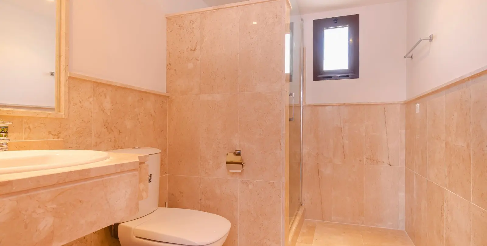 Sale of middle floor apartment in Casares Playa 37