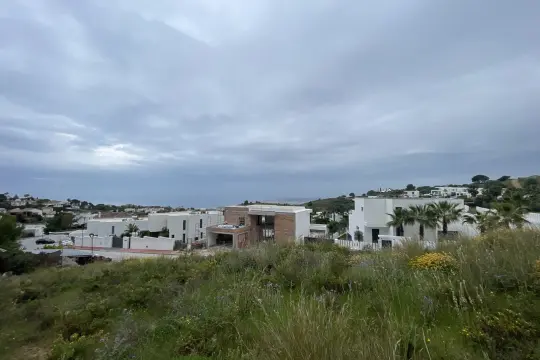 Image 6 thumb