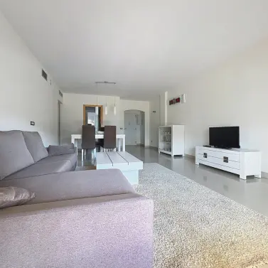 Продажа апартаментов на первом этаже в Estepona