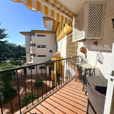 Sale of middle floor apartment in Fuengirola