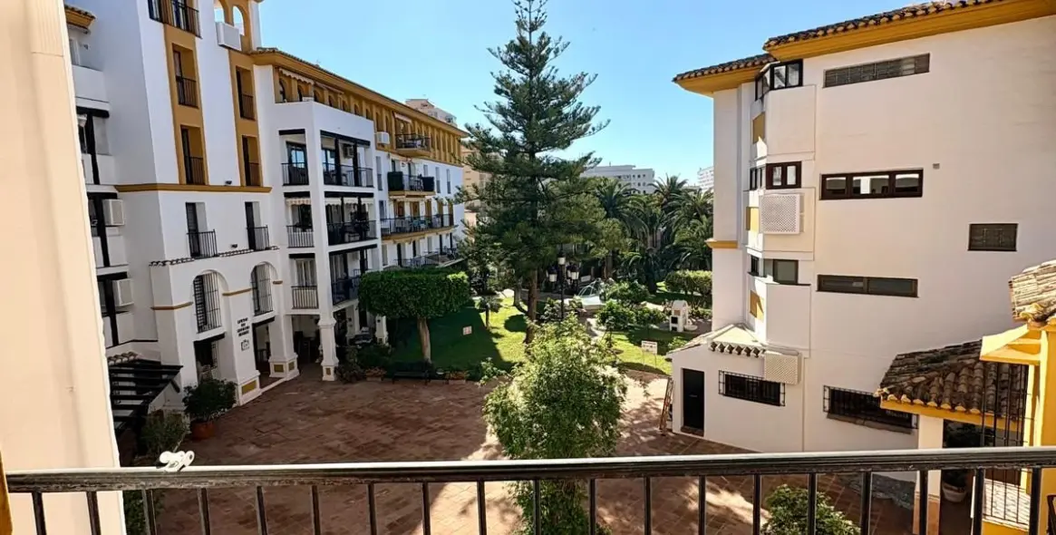 Venta de apartamento en planta media en Fuengirola 2
