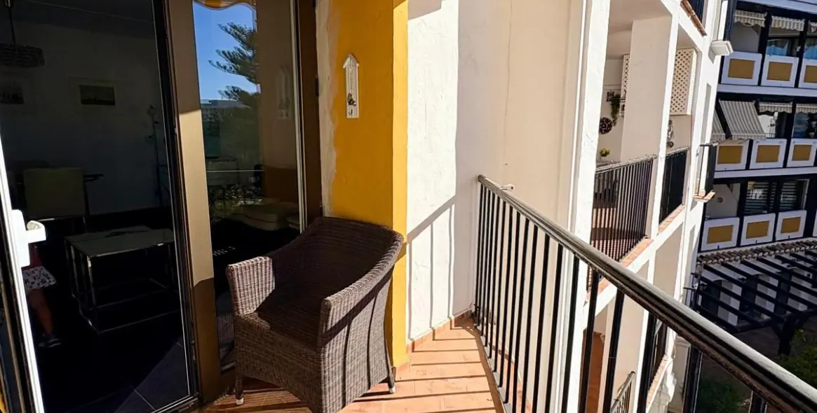 Venta de apartamento en planta media en Fuengirola 3