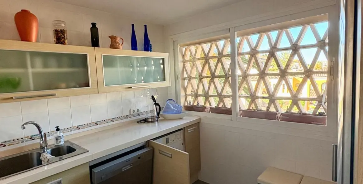 Venta de apartamento en planta media en Fuengirola 10