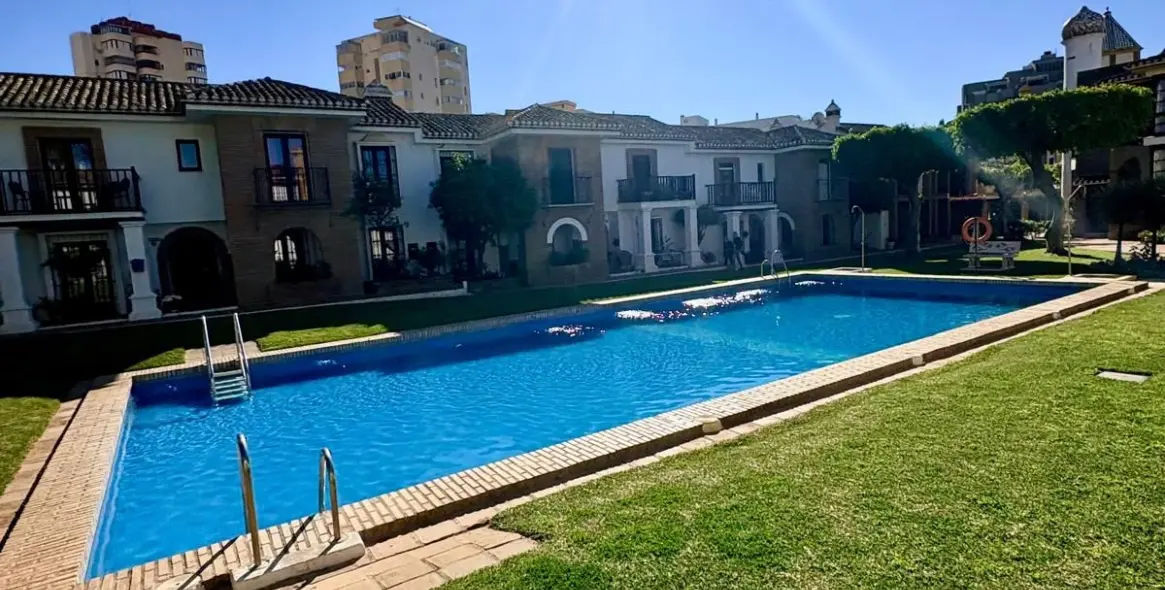 Venta de apartamento en planta media en Fuengirola 24