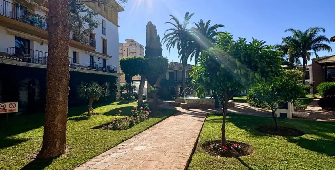 Venta de apartamento en planta media en Fuengirola 25