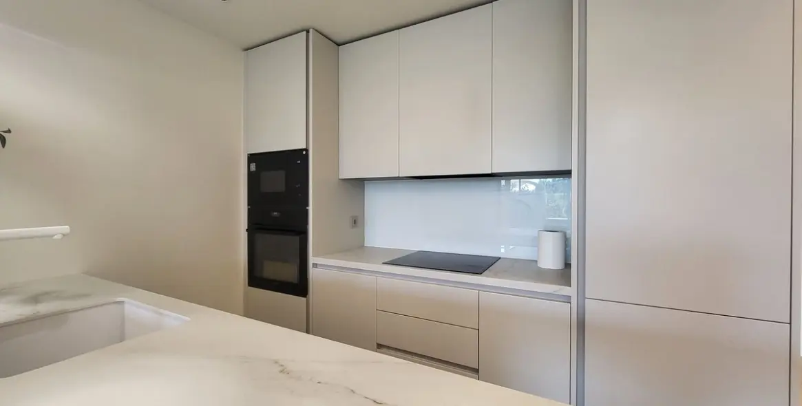 Sale of ground floor apartment in Higueron 13