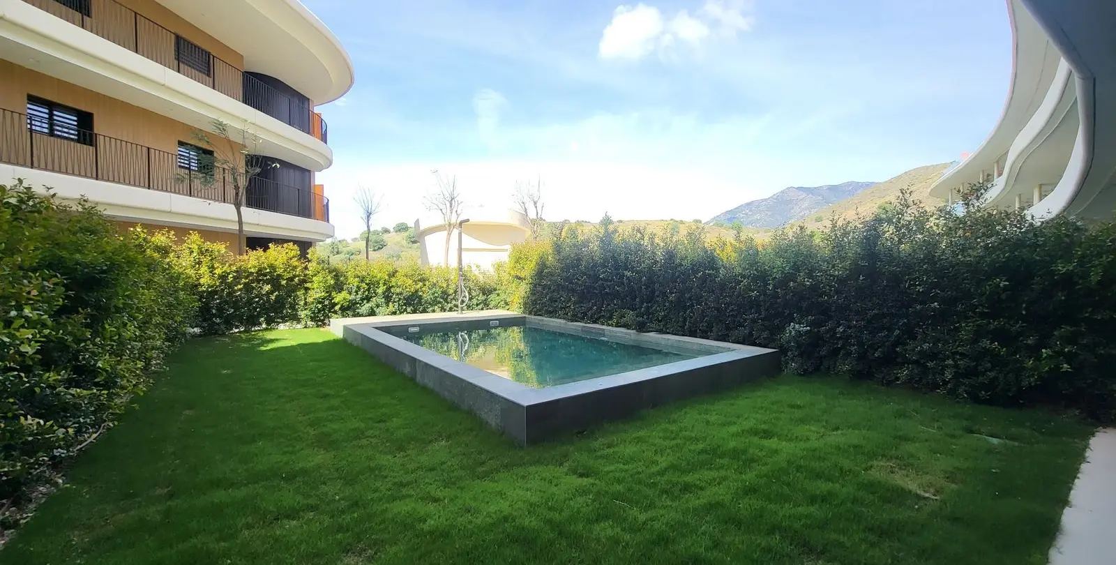 Venta de apartamento en planta baja en Higueron 1